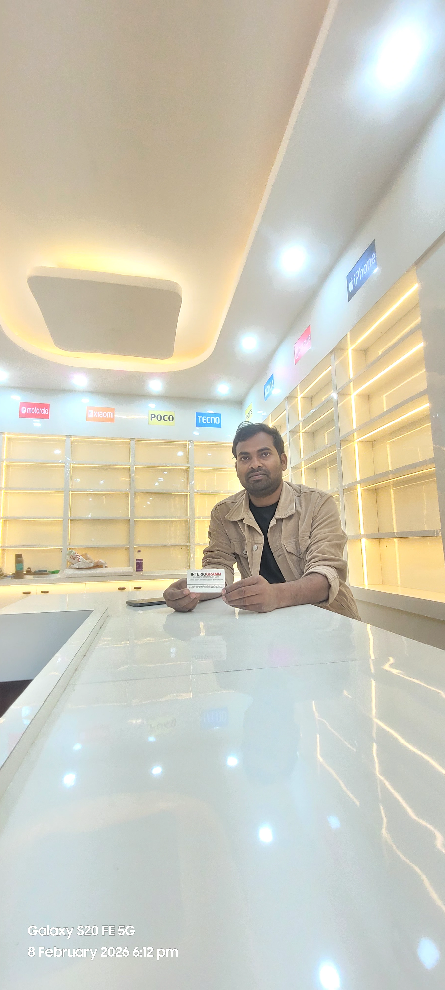 Mobile Shop Design